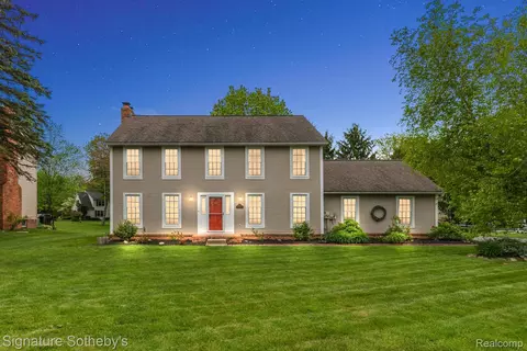 7672 Olde Sturbridge Trl, Independence, MI 48348