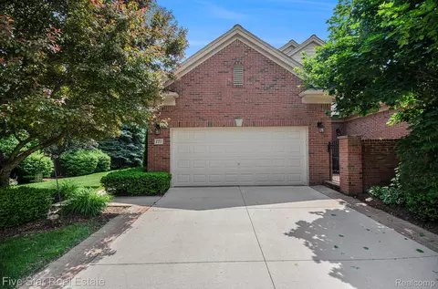 171 Harrington Dr, Troy, MI 48098
