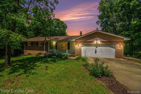 3415 Sherwood Rd, Brandon, MI 48462