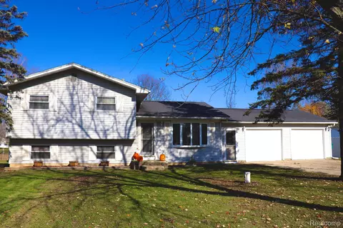 11635 Peelman Dr, Lennon, MI 48449