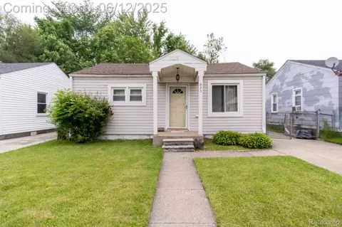 623 E Brockton Ave, Madison Heights, MI 48071