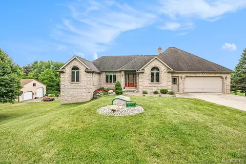 6443 Baldwin Rd, Swartz Creek, MI 48473