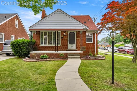 8904 Becker Ave, Allen Park, MI 48101