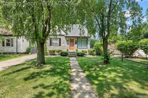 3156 Edgewood St, Dearborn, MI 48124
