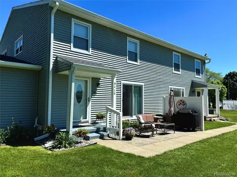 9418 Parkwood Dr N, Davison, MI 48423