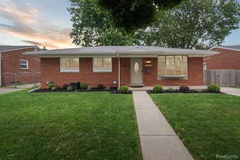 27260 Norma Dr, Warren, MI 48093