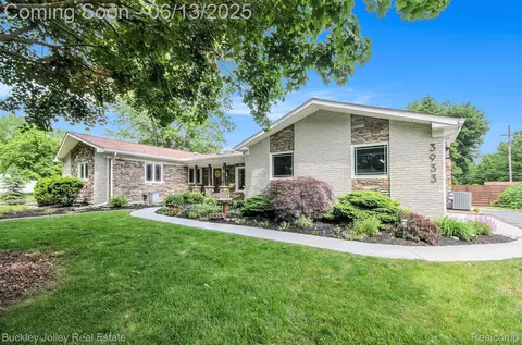 3933 Van Amberg Rd, Brighton, MI 48114