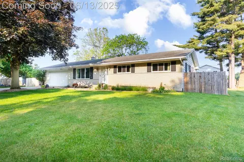 111 Ormsby, Waterford, MI 48327
