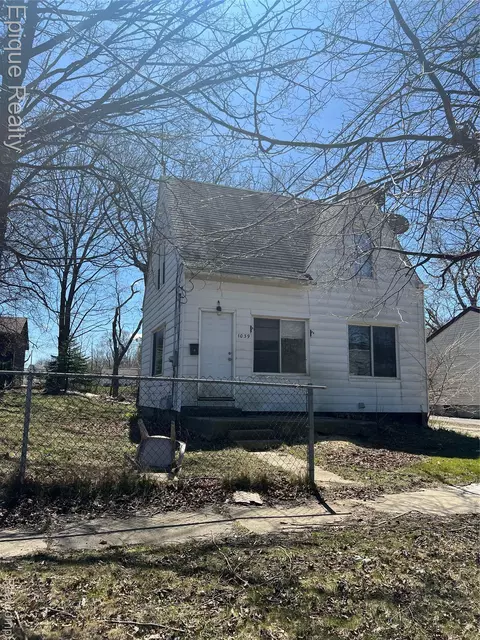 1039 Markham St, Flint, MI 48507
