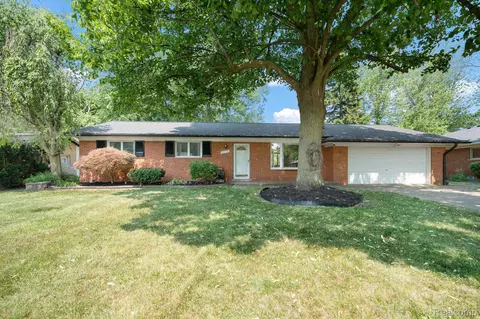 35175 Beaconhill St, Harrison, MI 48045