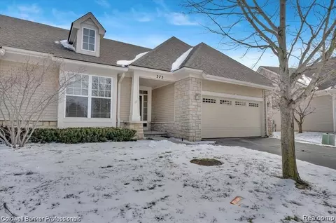 373 Stony Lake Dr, Oxford, MI 48371