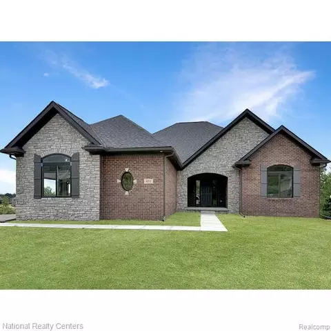 651 State St, Oxford, MI 48371