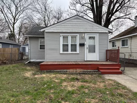 1202 E Milton Ave, Hazel Park, MI 48030