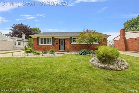 14385 Blue Skies St, Livonia, MI 48154