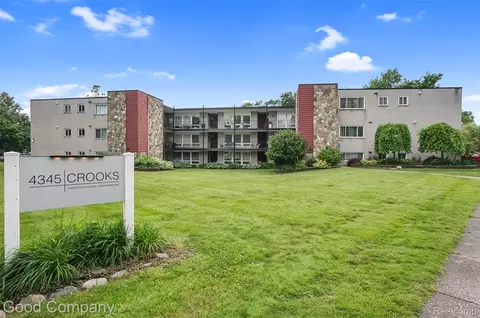 4345 Crooks Rd #24, Royal Oak, MI 48073