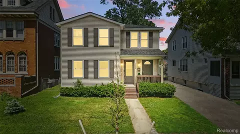 1372 Maryland St, Grosse Pointe, MI 48230