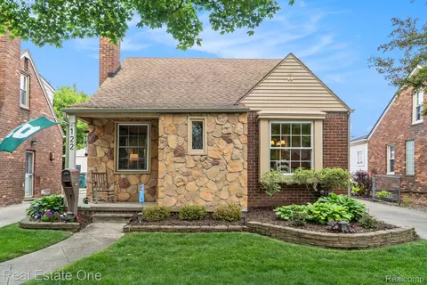 122 N Wilson Ave, Royal Oak, MI 48067