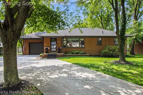 8873 S Main St, Plymouth, MI 48170