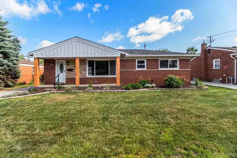29424 Oakley St, Livonia, MI 48154
