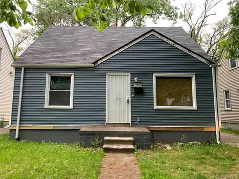 15880 W Parkway St, Detroit, MI 48223