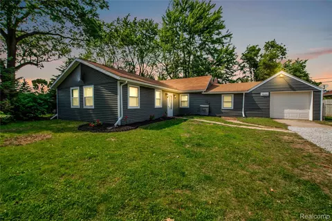 35246 Lewis St, Westland, MI 48185