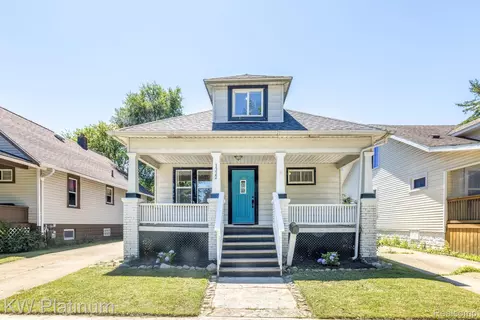 1322 Division St, Port Huron, MI 48060
