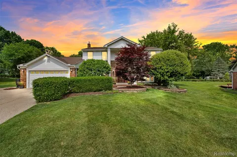 43115 Whisper Ct, Northville, MI 48168