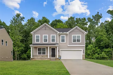 4278 Oak St, Grand Blanc, MI 48439