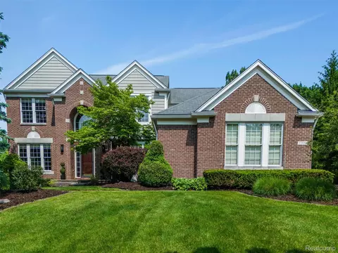 17590 White Pine Ct, Northville, MI 48168