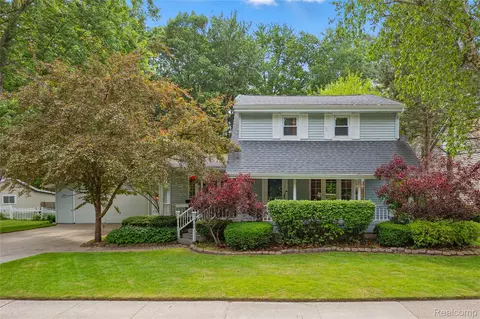 1614 Colorado St, Marysville, MI 48040