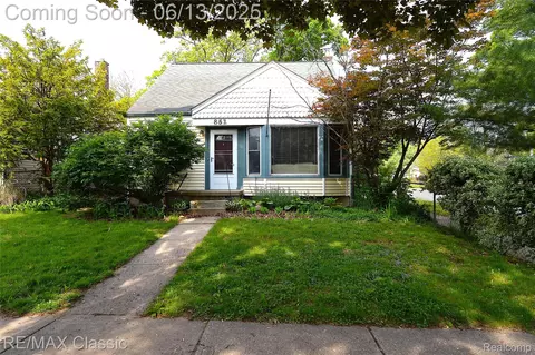 851 Flowerdale St, Ferndale, MI 48220