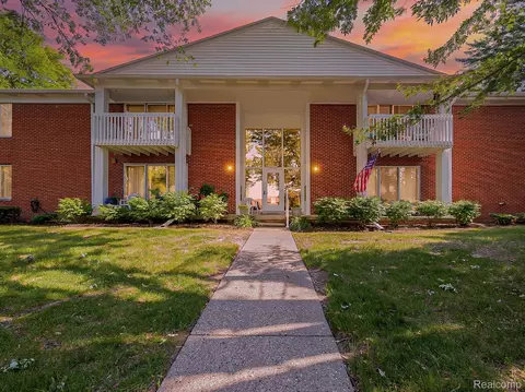 16820 Edloytom Way #172, Clinton Township, MI 48038