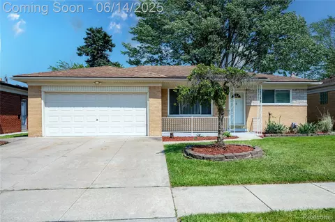 30320 Moulin Ave, Warren, MI 48088