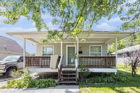 354 Ferry Ave, Pontiac, MI 48341