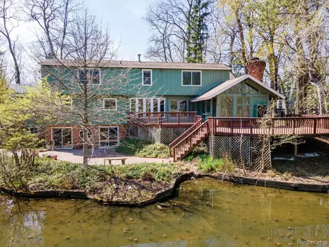 6609 Bloomfield Ln, West Bloomfield, MI 48322