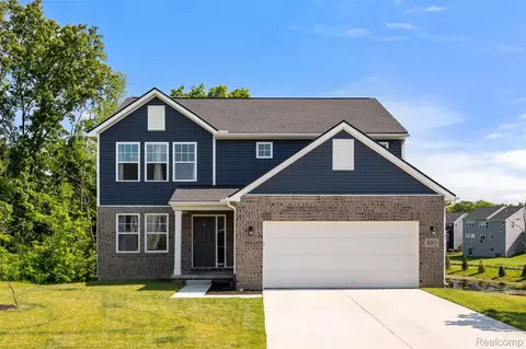 8261 Starina Ct, Green Oak, MI 48116
