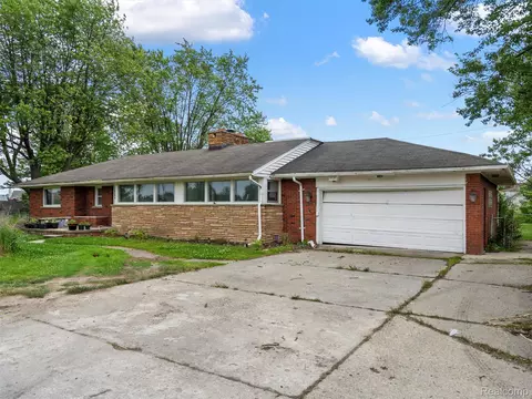 26280 21 Mile Rd, Chesterfield, MI 48051