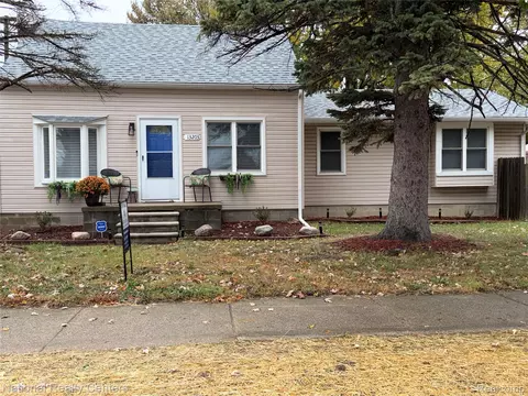 13203 Frazho Rd, Warren, MI 48089
