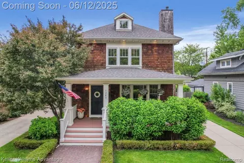 1260 W Ann Arbor Trl, Plymouth, MI 48170