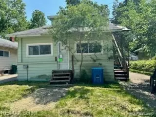 1108 Maginn Ct, Mount Morris, MI 48458