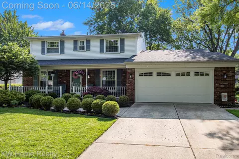 11828 Trailwood Rd, Plymouth, MI 48170