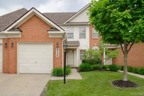 8750 Hardwood Dr, Van Buren, MI 48111