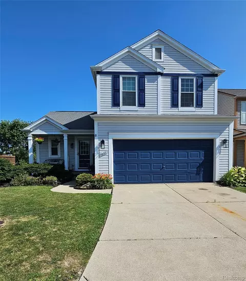 5031 Meadow Crest Cir, Grand Blanc, MI 48442