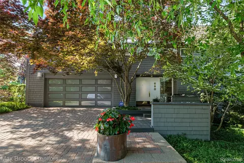 680 Willits St, Birmingham, MI 48009