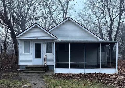 31 N Eastway Dr, Pontiac, MI 48342