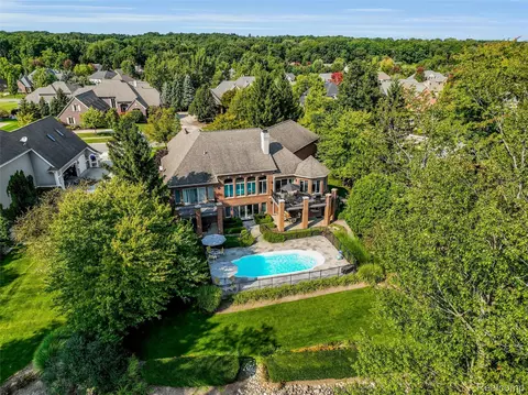 5007 Rockaway Ln, Independence, MI 48348
