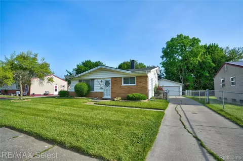 1432 Charwood Rd, Mount Morris, MI 48458