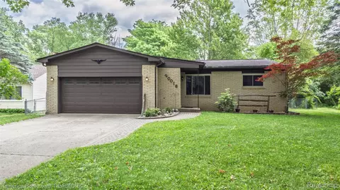 20016 Hubbard St, Livonia, MI 48152