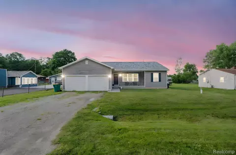 5074 Burma Rd, Kimball, MI 48074