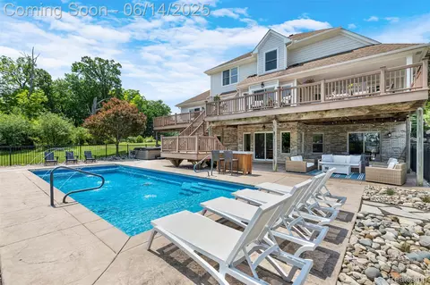 1401 Oklahoma St Oklahoma St, Waterford, MI 48327